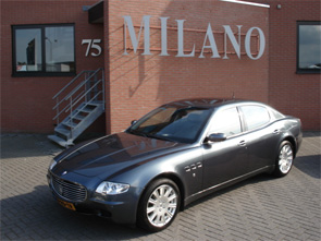 Een prachtige Maserati Quattroporte met zwart leer.