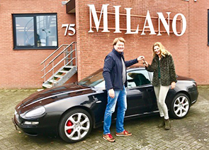 Een zeer mooie Maserati in zwart metallice met zwart lederen interieur