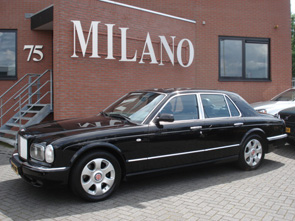 Deze zeer exclusieve Bentley Arnage Red Label, zwart metaal met zwart leder interieur. Speciaal gebouwd voor Jan des Bouvrie.