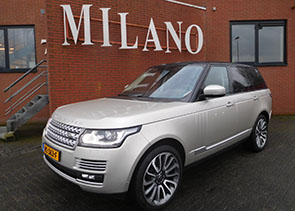 Een zeer mooie Range Rover in de kleur zwart & grijs lederen interieur