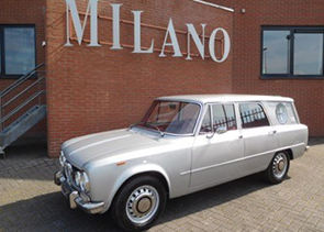 Een bijzondere Alfa Julia Station in grijs metallic & rood lederen interieur!