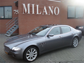 Een zeer bijzonder mooie Maserati Quattroporte. Antrachiet metaal met zwart leer