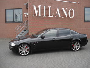 Prachtige Maserati Quattroporte met een schitterende combinatie van zwart metallic kleur met lederen interieur